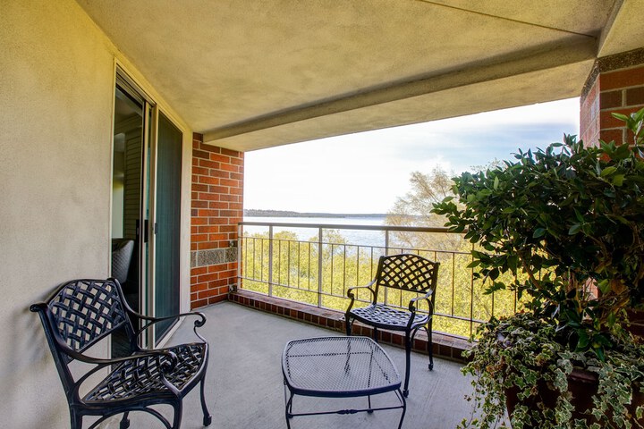 The Woodmark Hotel & Still Spa on Lake Washington