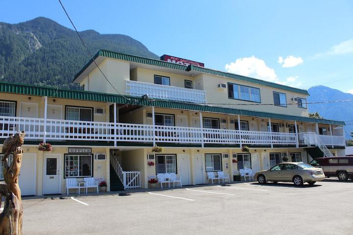 Hotel 18 of 70