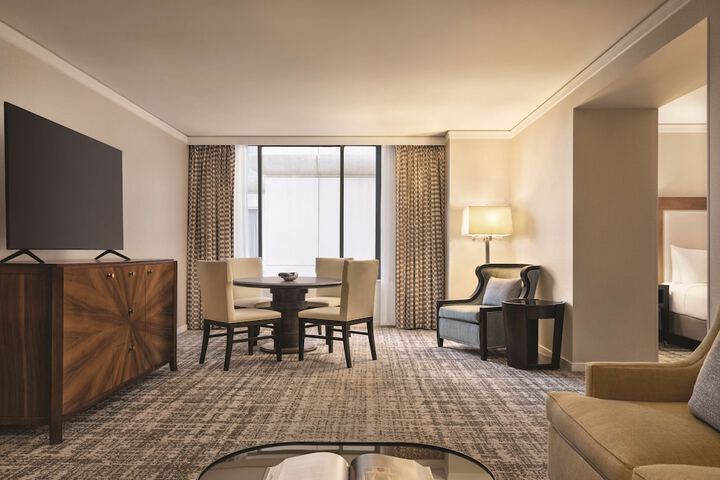 Room 83 of 278