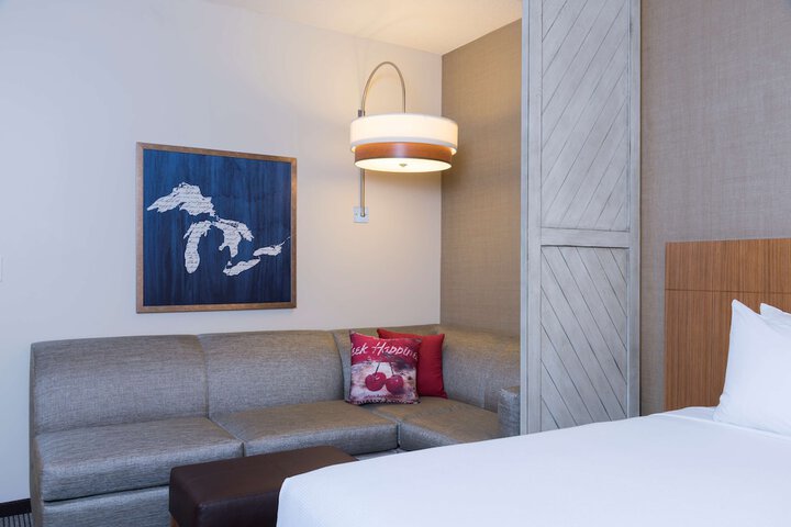 Room 17 of 39
