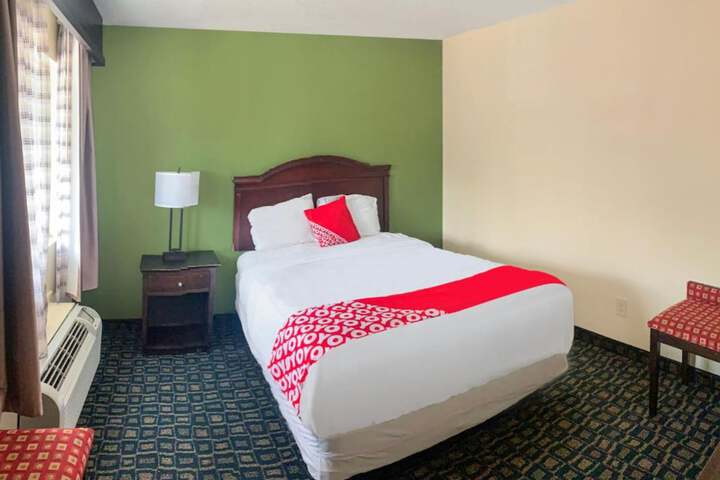 Room 9 of 38