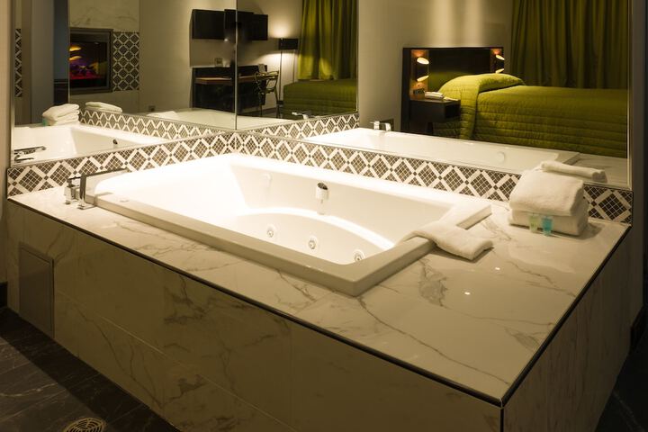 Hot Tub 75 of 78