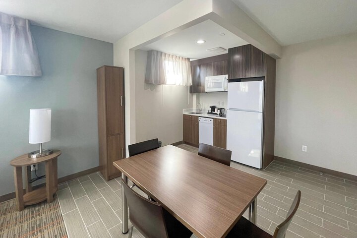 MainStay Suites Bronx - Belmont