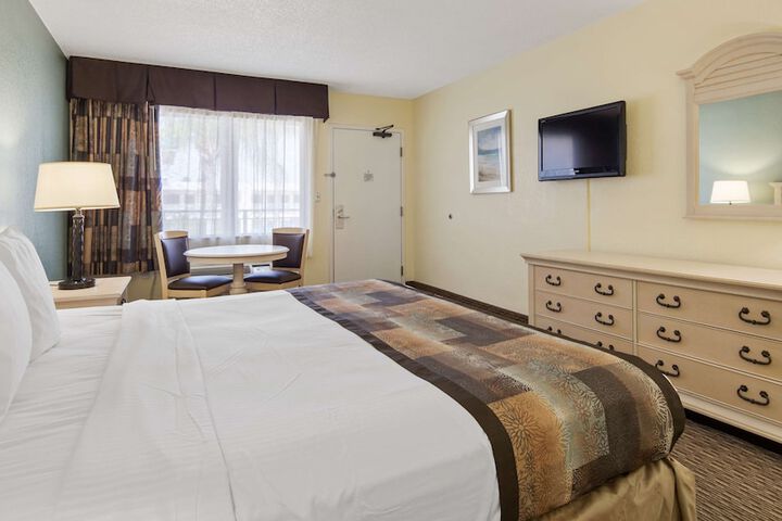 Room 5 of 24