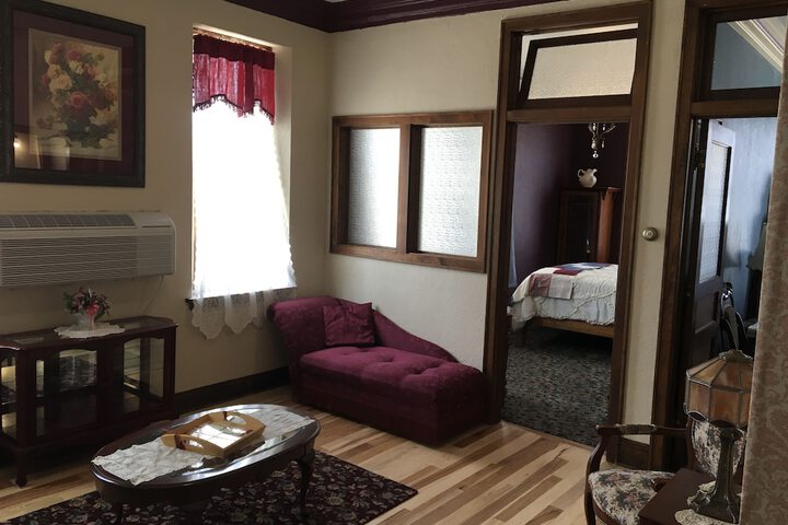 Room 11 of 11