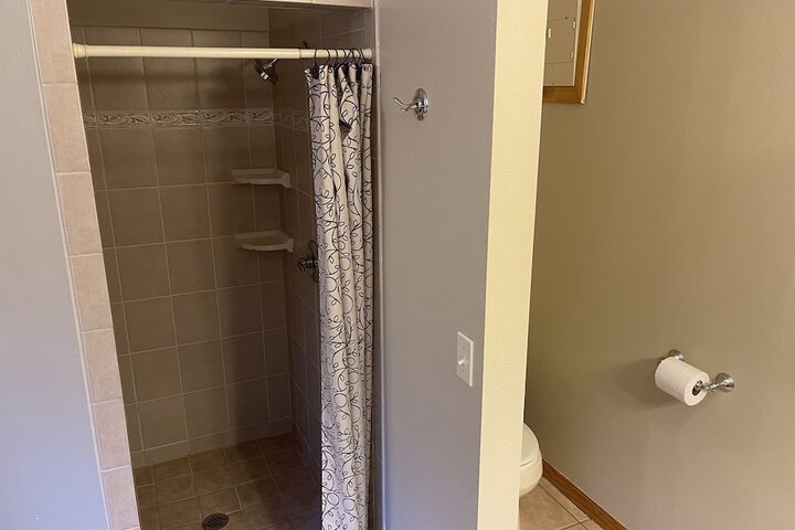 Room 62 of 66