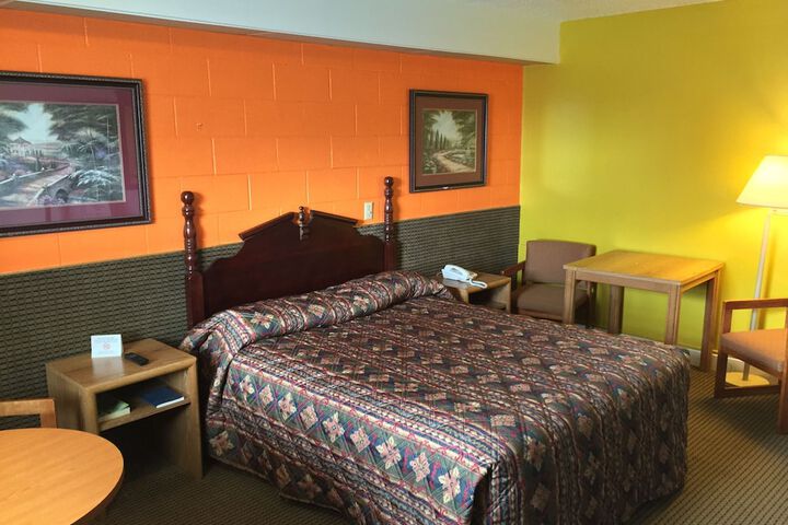 Room 17 of 42