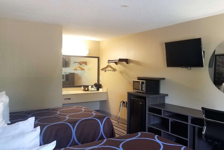 Room 6 of 27