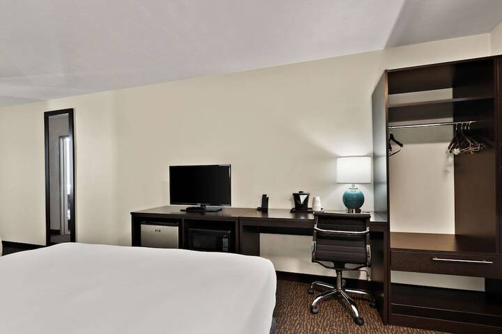 Room 61 of 77