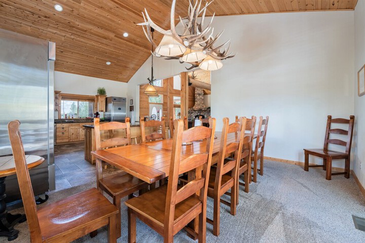 The Hideaway Lodge