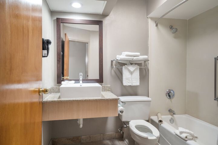 Room 30 of 46