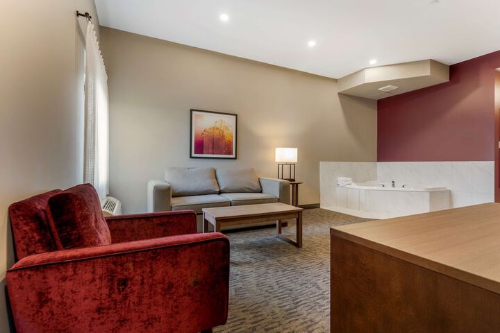 Room 33 of 41