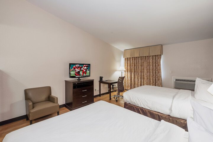Red Roof Inn & Suites Mt. Holly - McGuire AFB