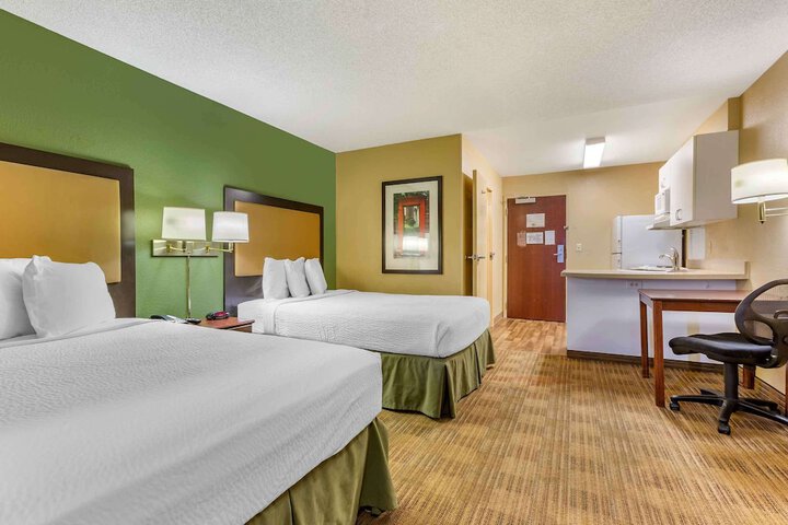 Room 12 of 24