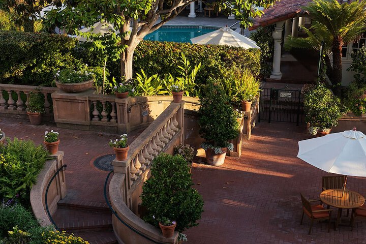 Hotel Exterior 41 of 48