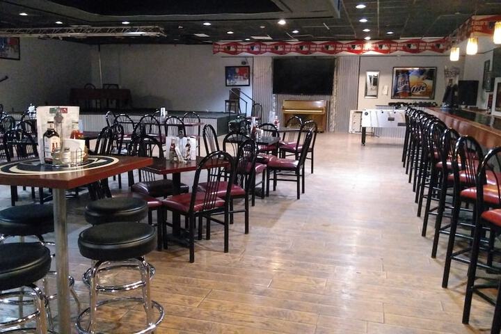 Lounge 50 of 66