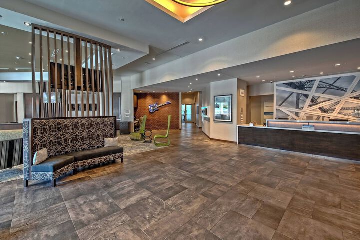 Hotel Interior 10 of 27
