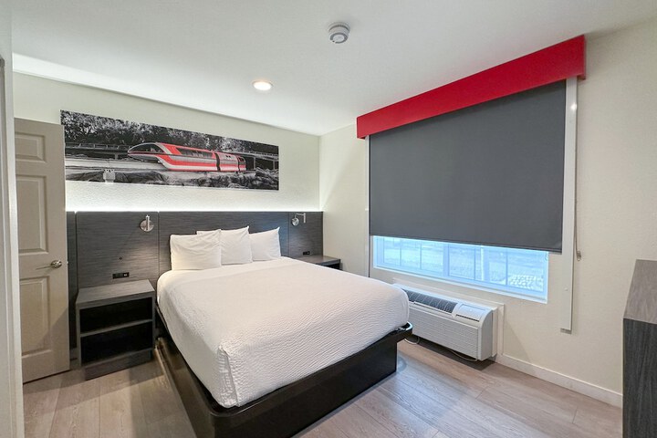Room 50 of 85