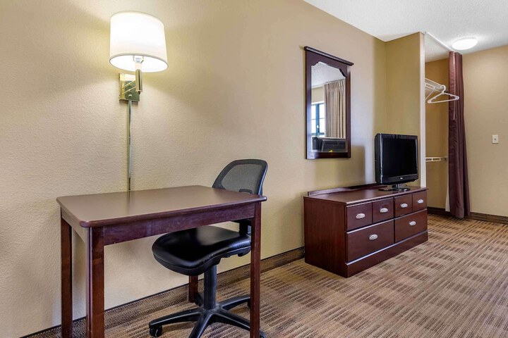 Room 16 of 23