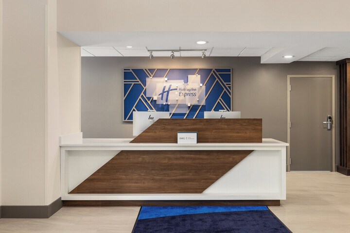 Holiday Inn Express Fayetteville – Fort Bragg by IHG