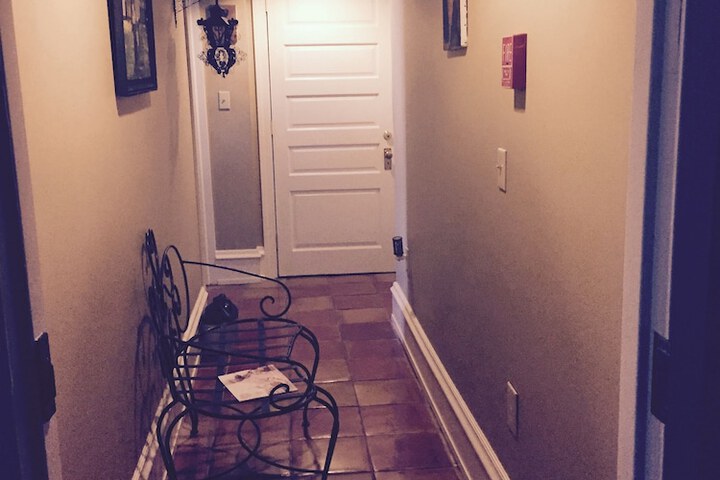 Room 6 of 34