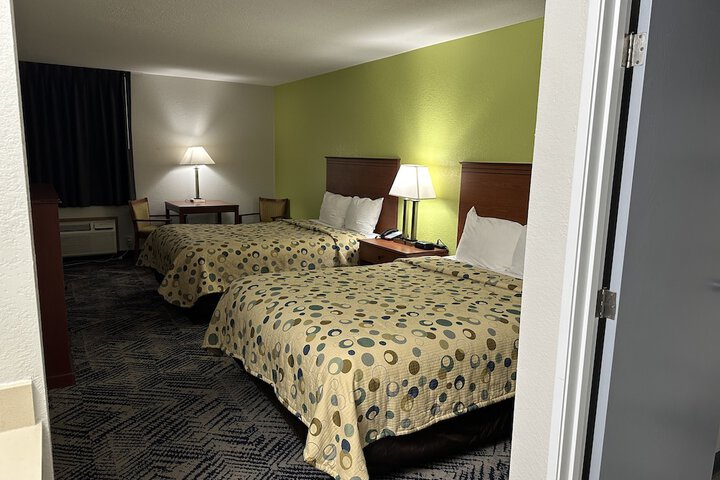 Room 7 of 40