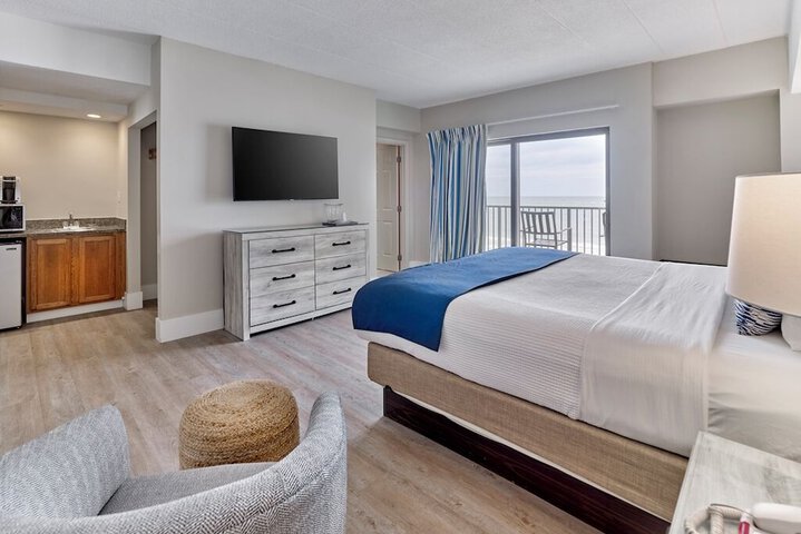 Henlopen Oceanfront Hotel