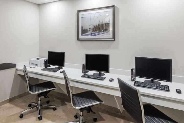 Business Center 46 of 46