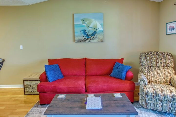 Little River Condo w / Community Pool & Hot Tub!