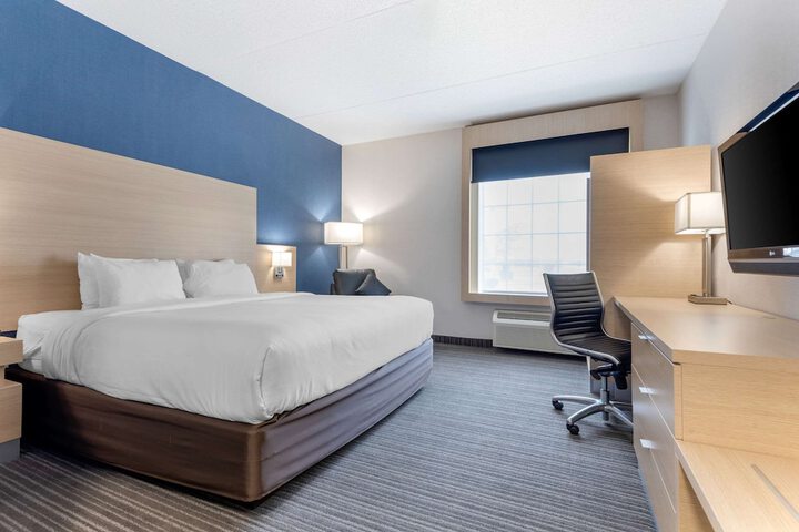 Quality Inn and Suites Oakville-Mississauga