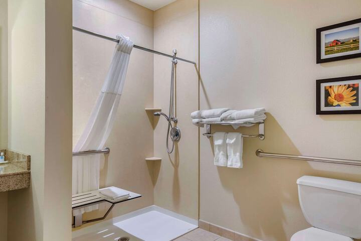 Comfort Suites Helena Airport