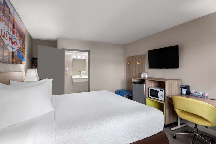 Days Inn by Wyndham Las Vegas Airport Near the Strip