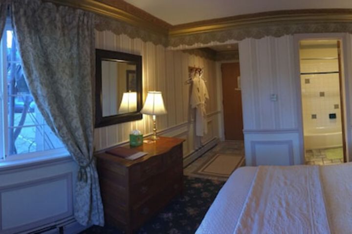 Room 55 of 223