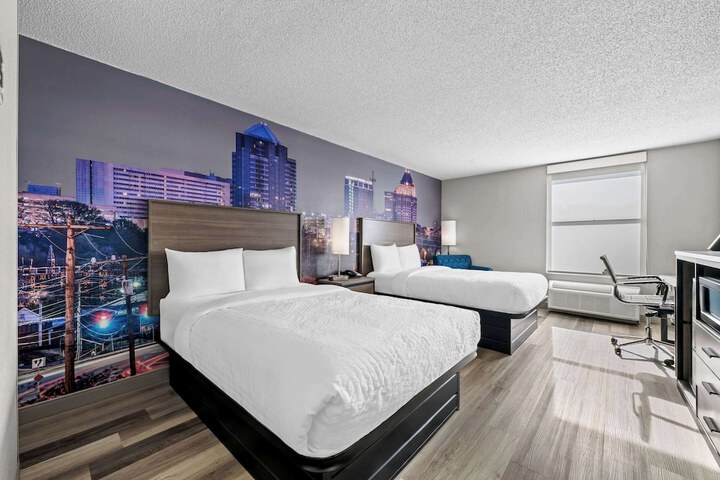 Room 27 of 37