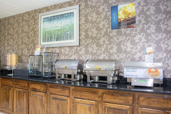 Breakfast/Coffee Service 13 of 16