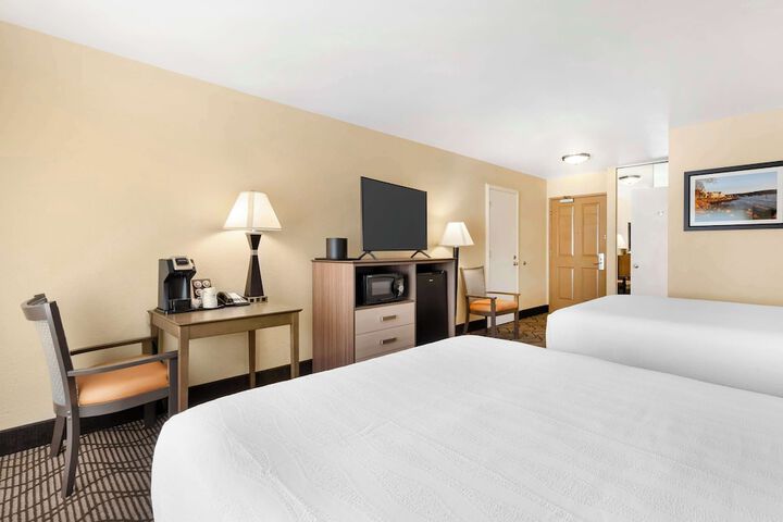 Best Western Plus Heritage Inn