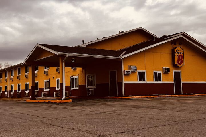 Hotel 4 of 25