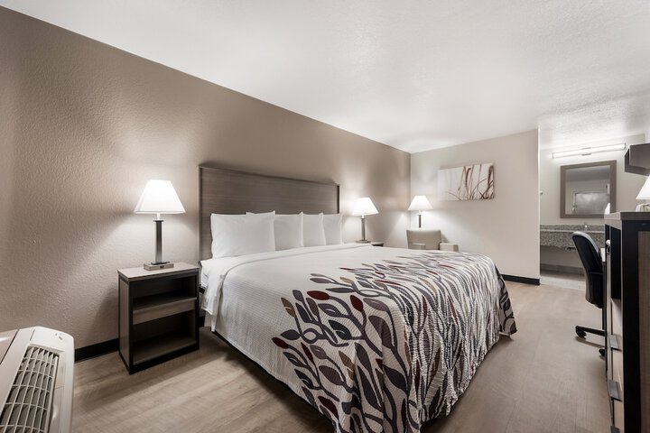 Room 17 of 30