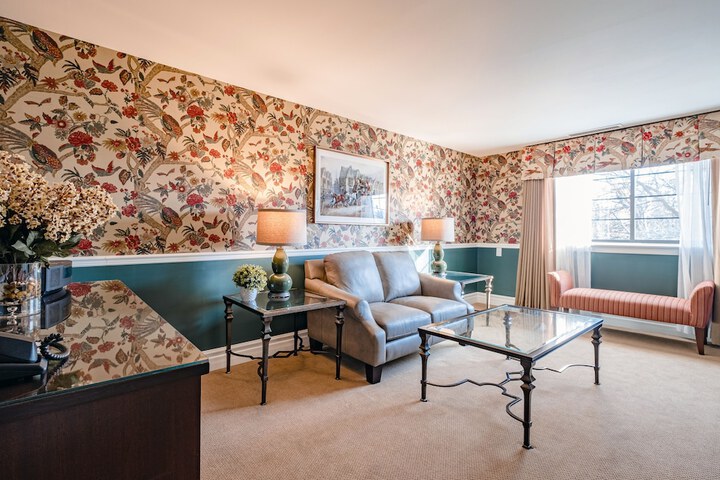 Red Coach Inn
