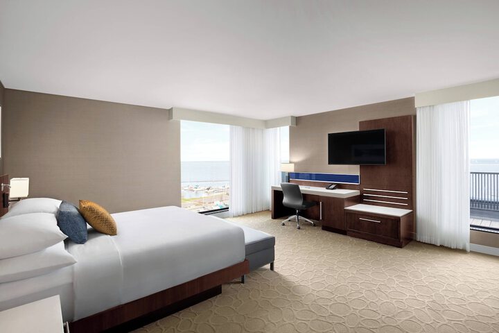 Delta Hotels by Marriott Thunder Bay