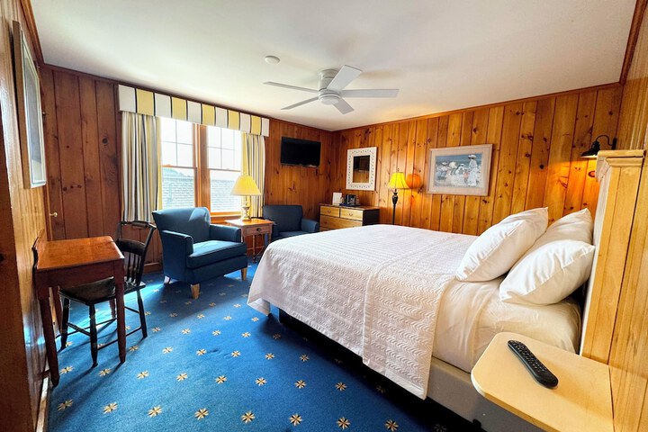 Room 37 of 77