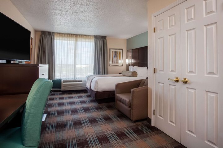 Room 26 of 33