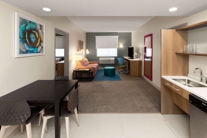 Room 22 of 37