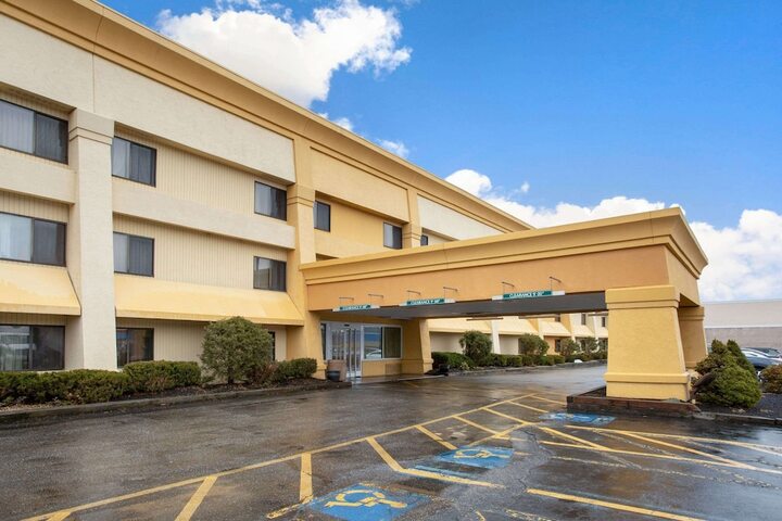 Hotel 5 of 30