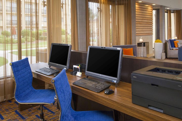 Business Center 28 of 29