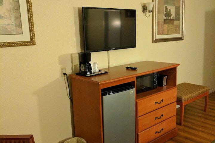 Room 10 of 20