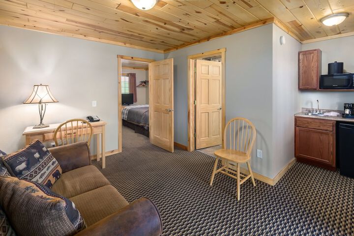 Rock Crest Lodge & Cabins
