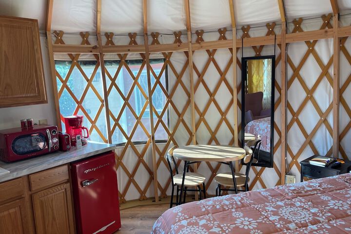 Mountain Aire Cottages Inn & Glamping