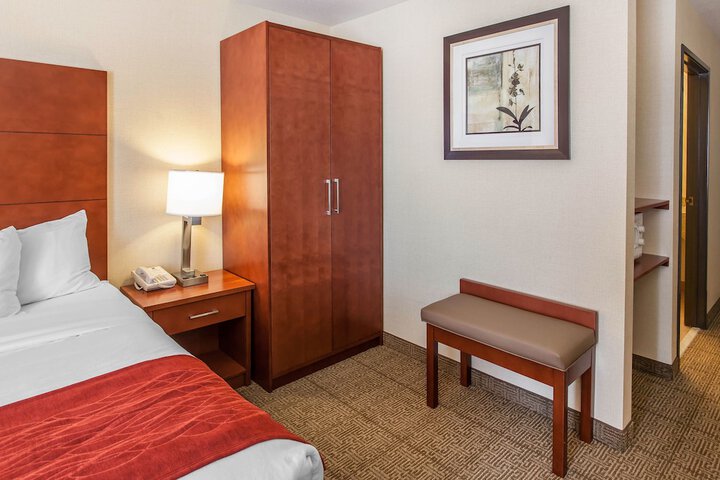 Room 33 of 58