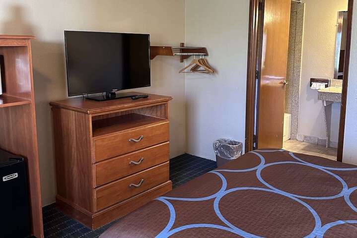 Room 13 of 50